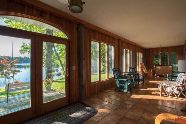 Van Ettan Lake Lodge (Van Etten Lake Lodge) - Loud Island Photo From Drone Pro Media